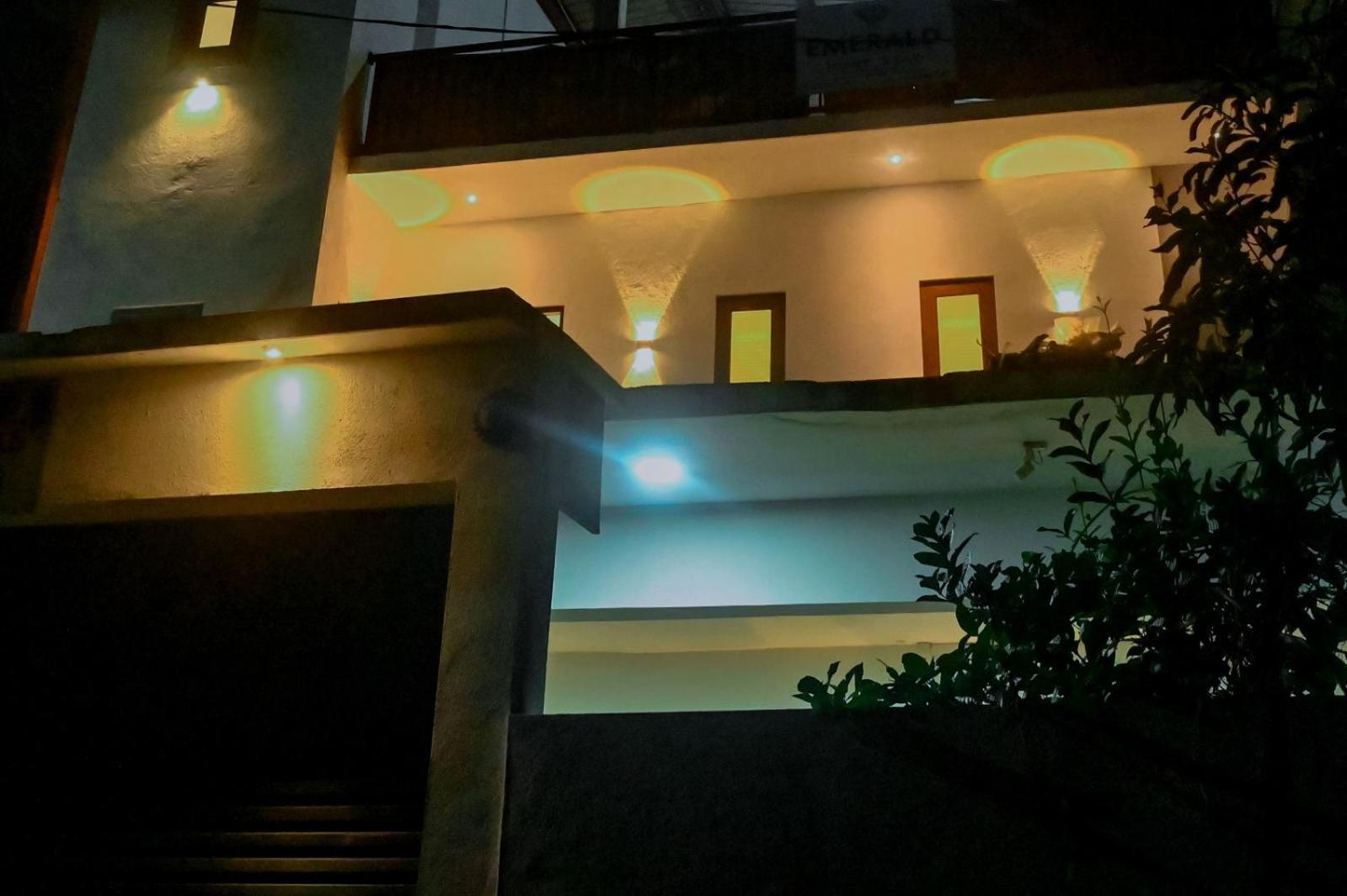 Emerald Home Stay Anurâdhapura Extérieur photo