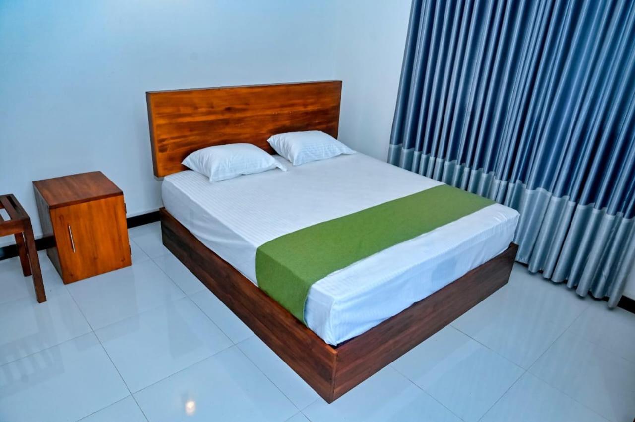 Emerald Home Stay Anurâdhapura Extérieur photo